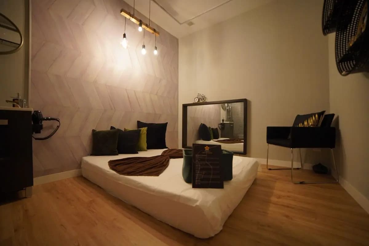 Massage room prepared for a session